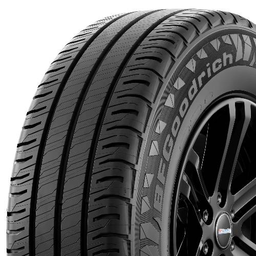 Nahaufnahme eines Goodyear-Reifens auf einer schwarzen Alufelge mit sichtbarem Profil und Seitenwandbeschriftung.