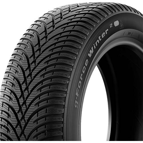 Nahaufnahme eines Winterautoreifens mit tiefem Profil, auf der Seitenwand mit „g-Force Winter 2