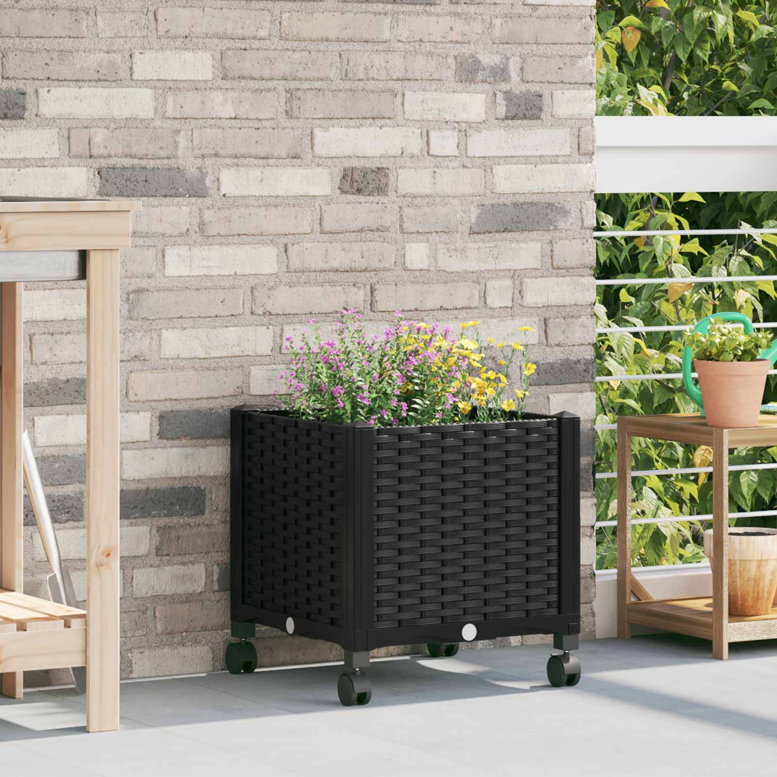 vidaXL Gartenpflanzer mit Rädern Schwarz 40 x 40 x 44 cm PP