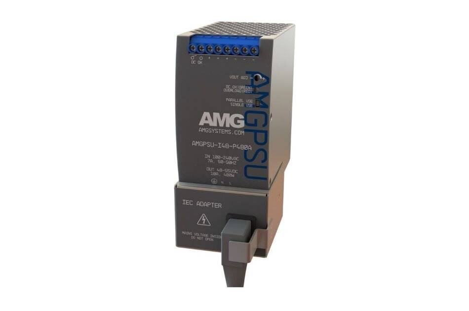 Industrielles AMG GPSU-Stromversorgungsmodul mit blauen Anschlussverbindern und einem vorderen Schalter, dargestellt auf weißem Hintergrund.