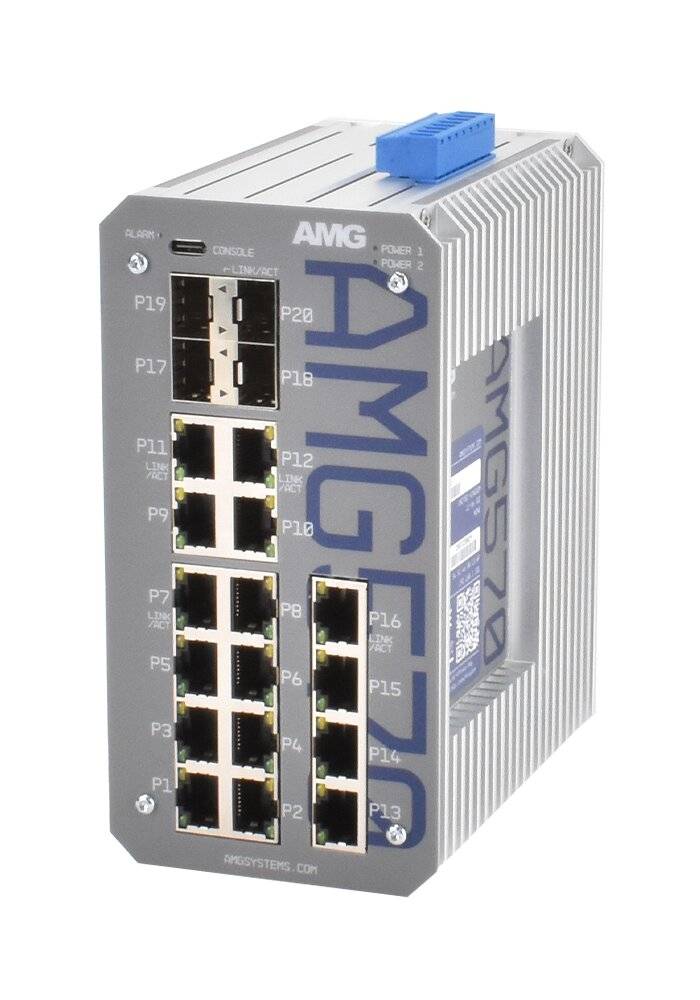 Industrie-AMG-Ethernet-Switch-Modul mit mehreren beschrifteten RJ45-Anschlüssen und einem blauen Stecker oben, gezeigt vor weißem Hintergrund.