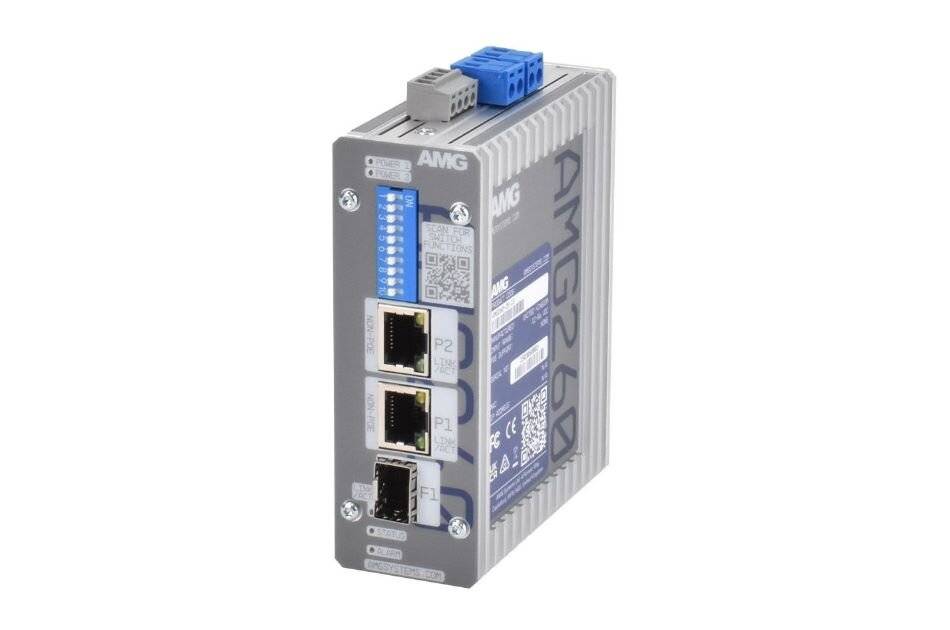 Industrie-Ethernet-Schaltermodul mit mehreren RJ45-Anschlüssen, Status-LEDs und oberen Anschlüssen, gezeigt vor weißem Hintergrund.
