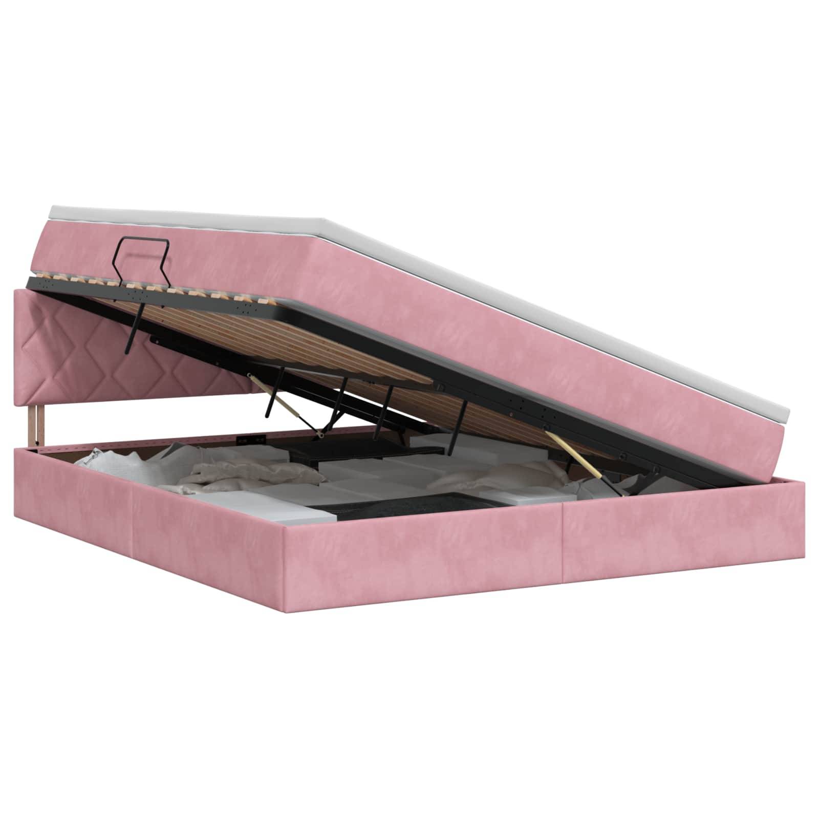 Rosa gepolstertes Speicherbett mit angehobener Matratze auf einem hydraulischen Gestell, das das Unterbereich-Speicherfach offenbart.
