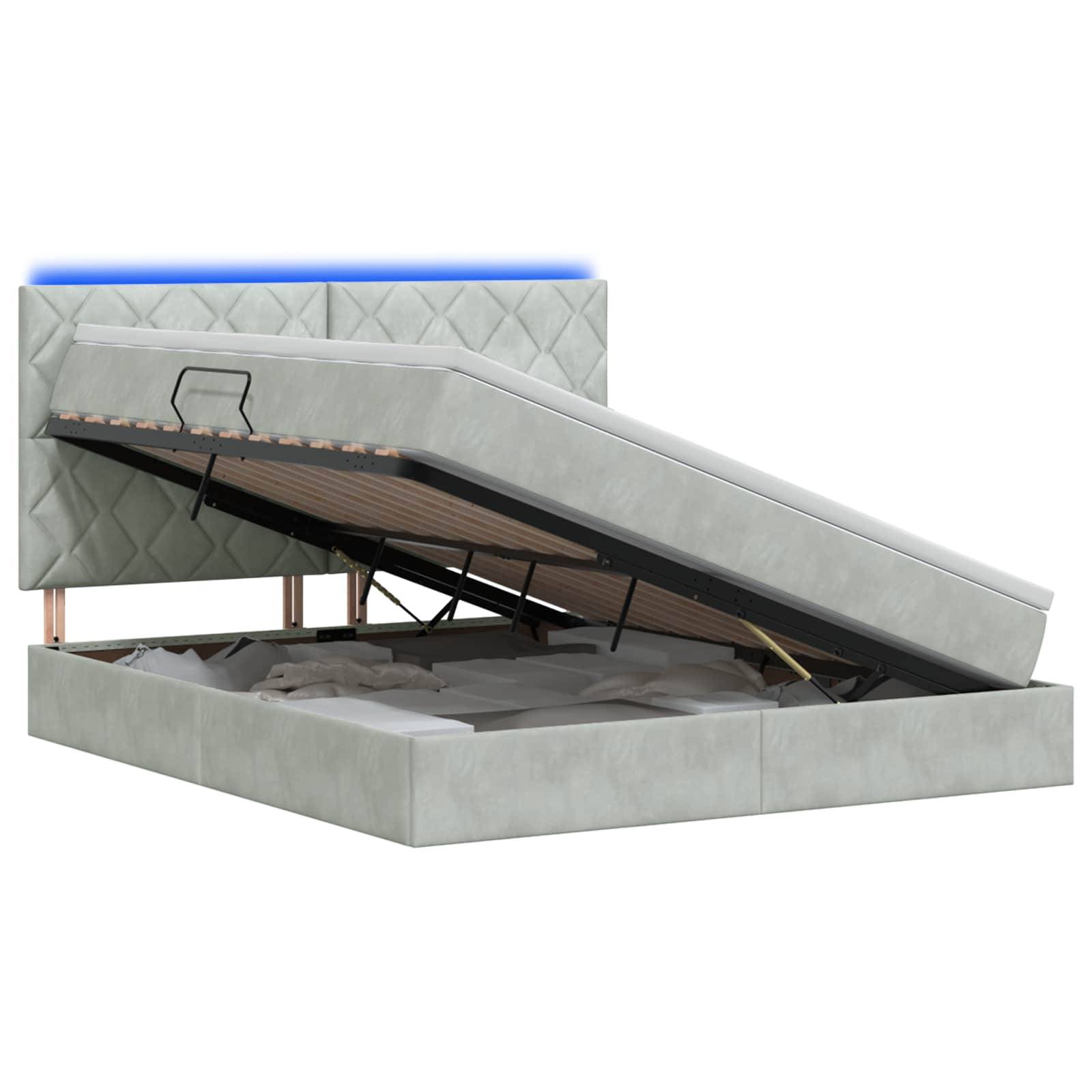 Gepolstertes Ottomane-Bett mit hochklappbarer Matratzenplattform, die Stauraum in der Basis freilegt.