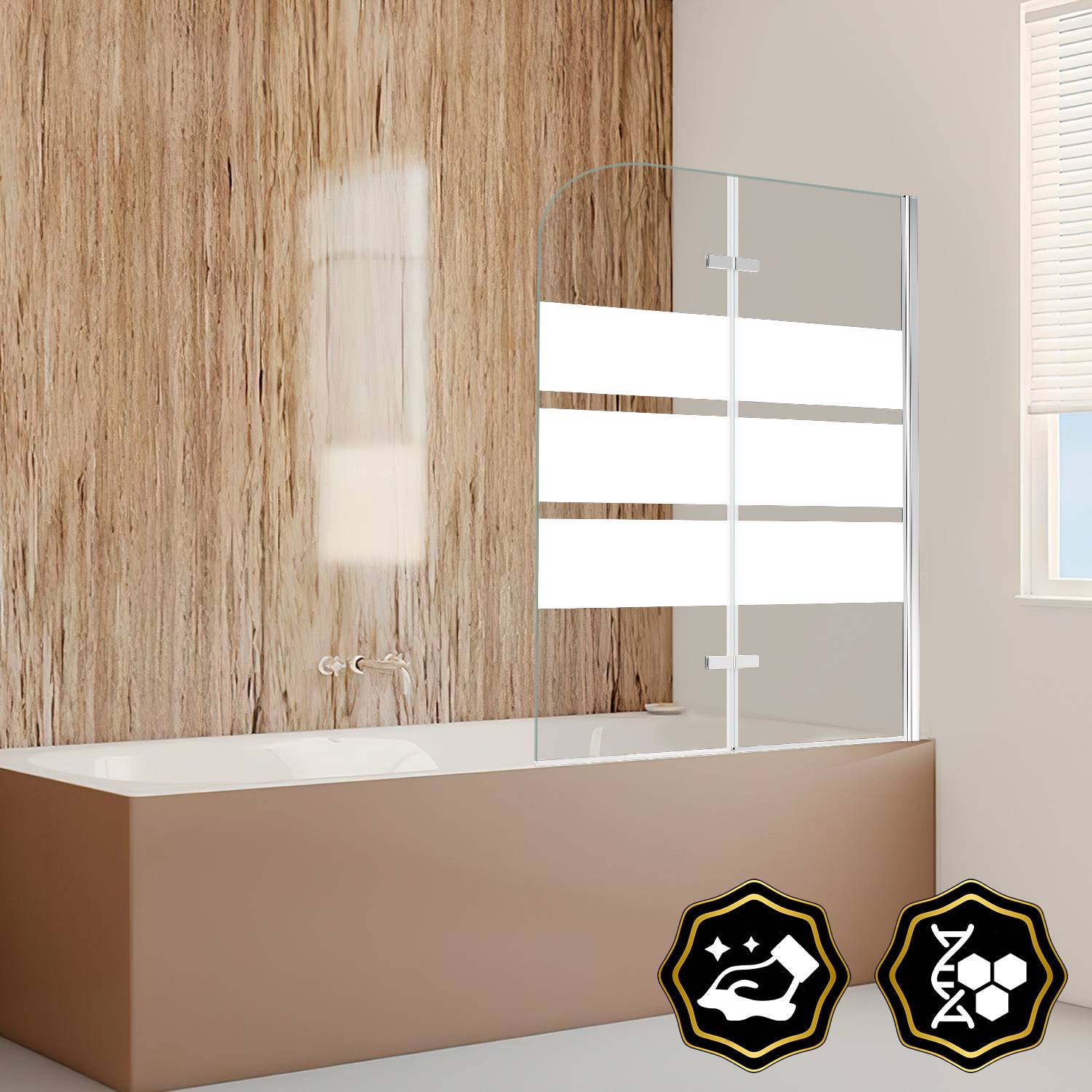 Modernes Badewanne mit einer klaren Glasduschwand und matter Privatsphäre-Streifen in einem holzverkleideten Badezimmer.
