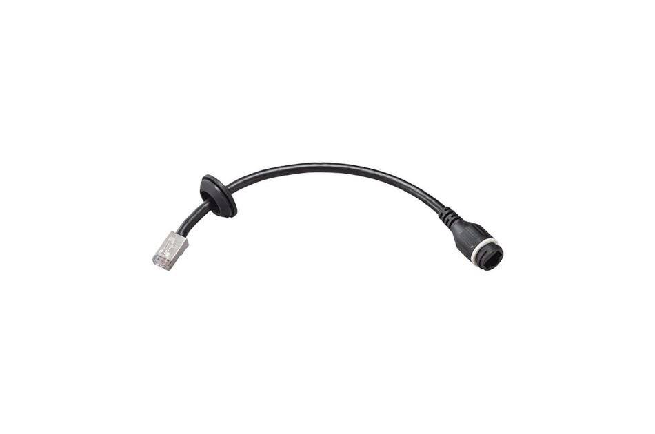 Schwarzes gekrümmtes Kabel mit USB-Stecker auf einer Seite und rundem Anschluss auf der anderen Seite, isoliert auf weißem Hintergrund.