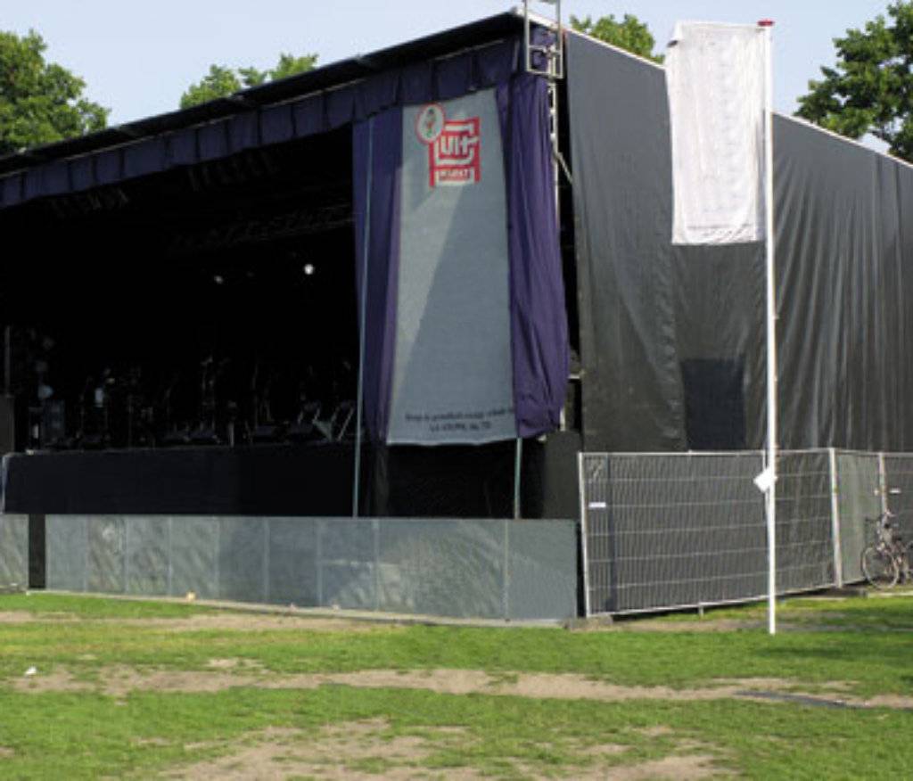Tribünennetz, 2,07m x 50m, Farbe Schwarz, schwer entflammbar