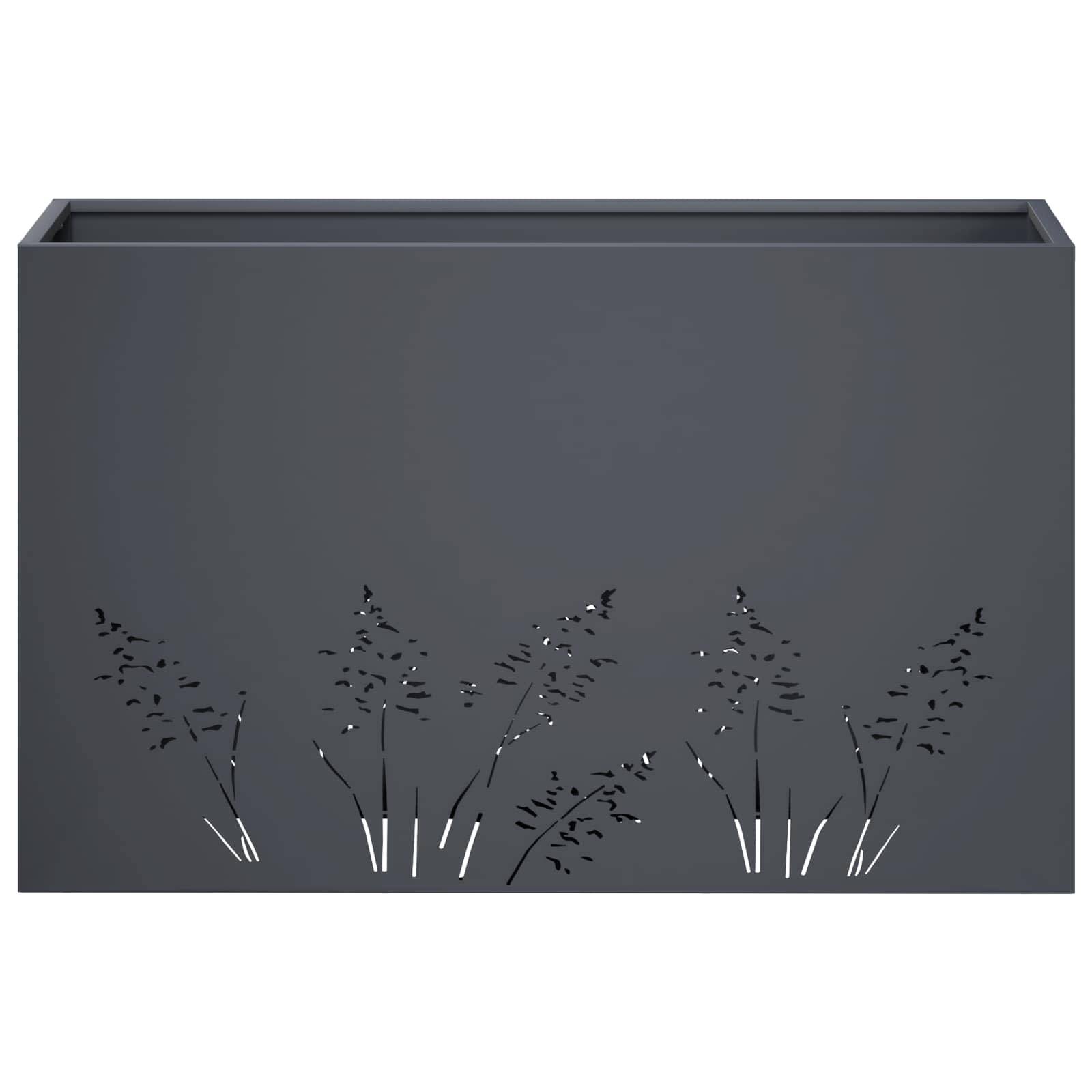 Graue rechteckige Pflanzenkiste mit dekorativen ausgeschnittenen Gräsern und Blumen entlang des unteren vorderen Panels.