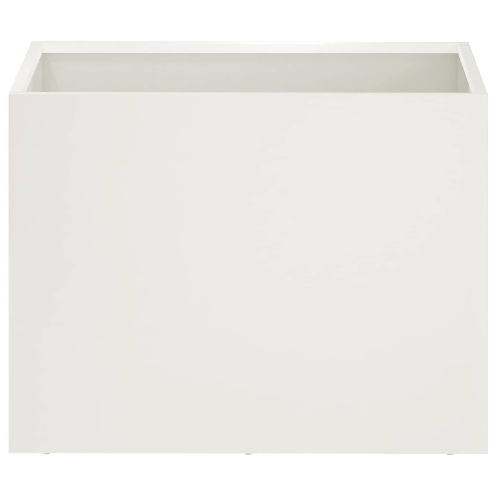 Weiße rechteckige offene Lagerkiste von oben und leicht von vorne betrachtet, mit schlicht minimalistischem Design.