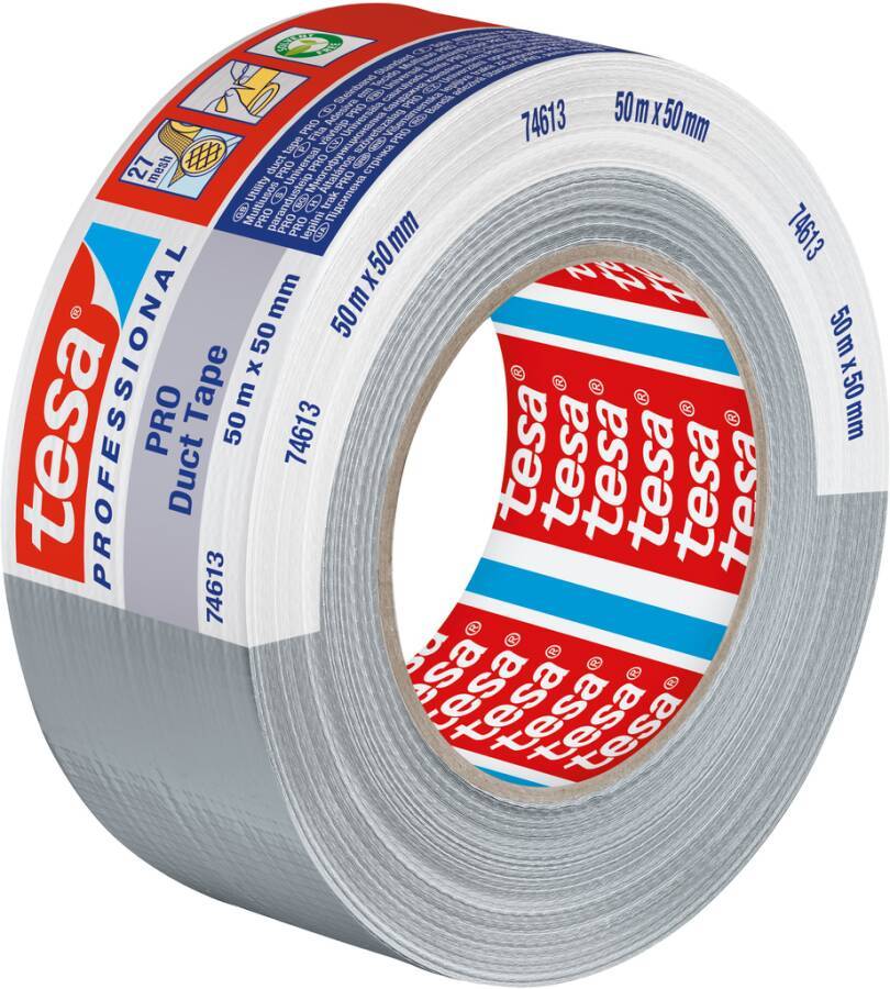 Eine Rolle silbernes tesa Profi-Klebeband, beschriftet mit „50 m x 50 mm