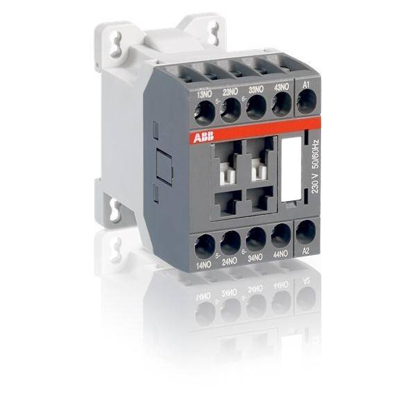 ABB-Elektroschalter mit mehreren Anschlussanschlüssen, dargestellt auf weißem Hintergrund