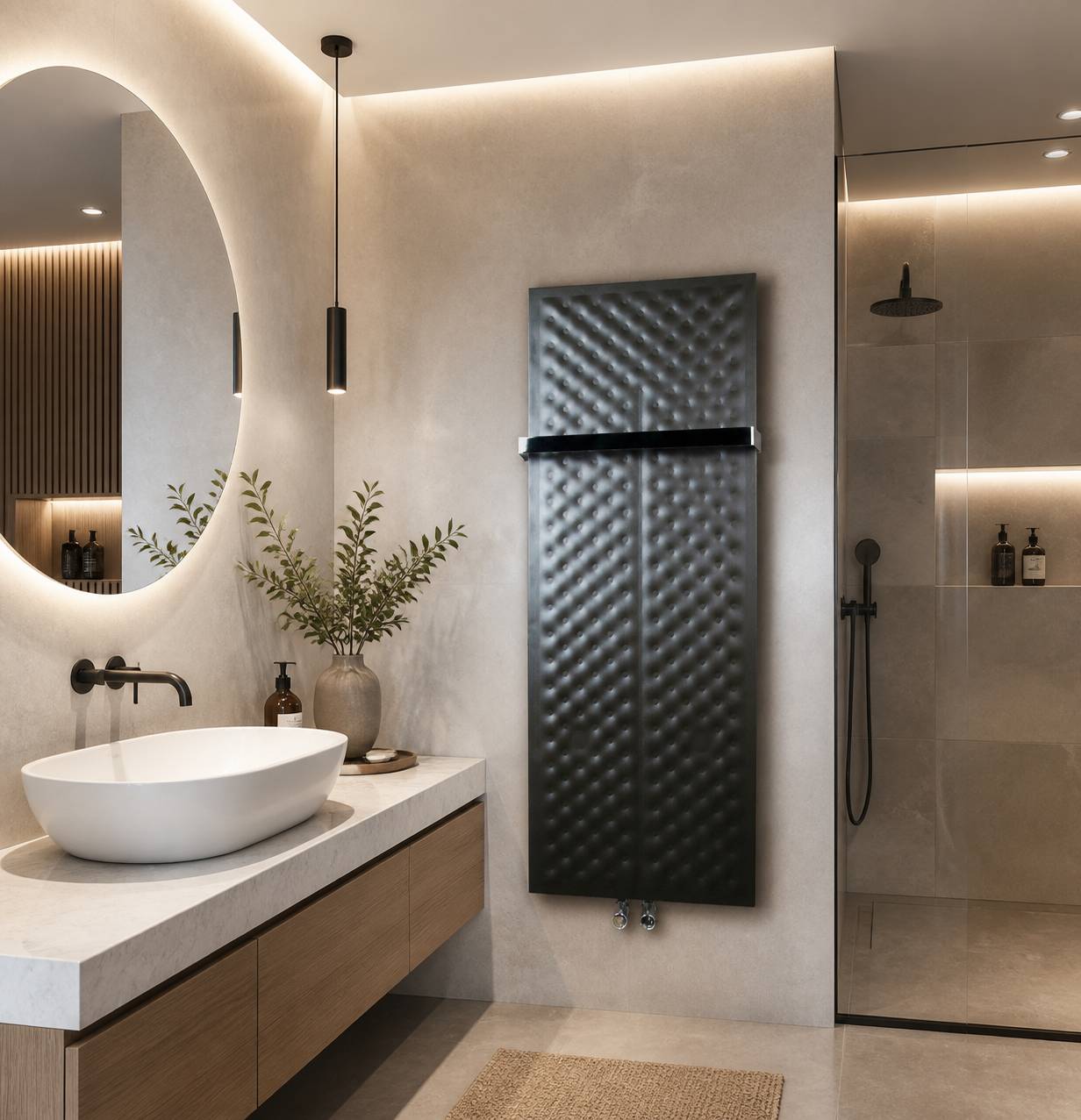Modernes Badezimmer mit Aufsatzwaschbecken, rundem Spiegel mit Hintergrundbeleuchtung, schwarzem Handtuchheizkörper und Glasdusche, beleuchtet durch warme Einbauleuchten.