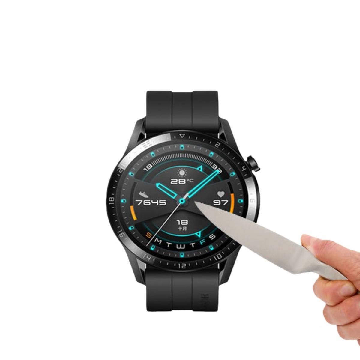 Eine Hand benutzt ein Messer, um auf eine schwarze Smartwatch zu zeigen, die ein digitales Zifferblatt mit Wetter, Schritten, Herzfrequenz und Uhrzeit anzeigt.