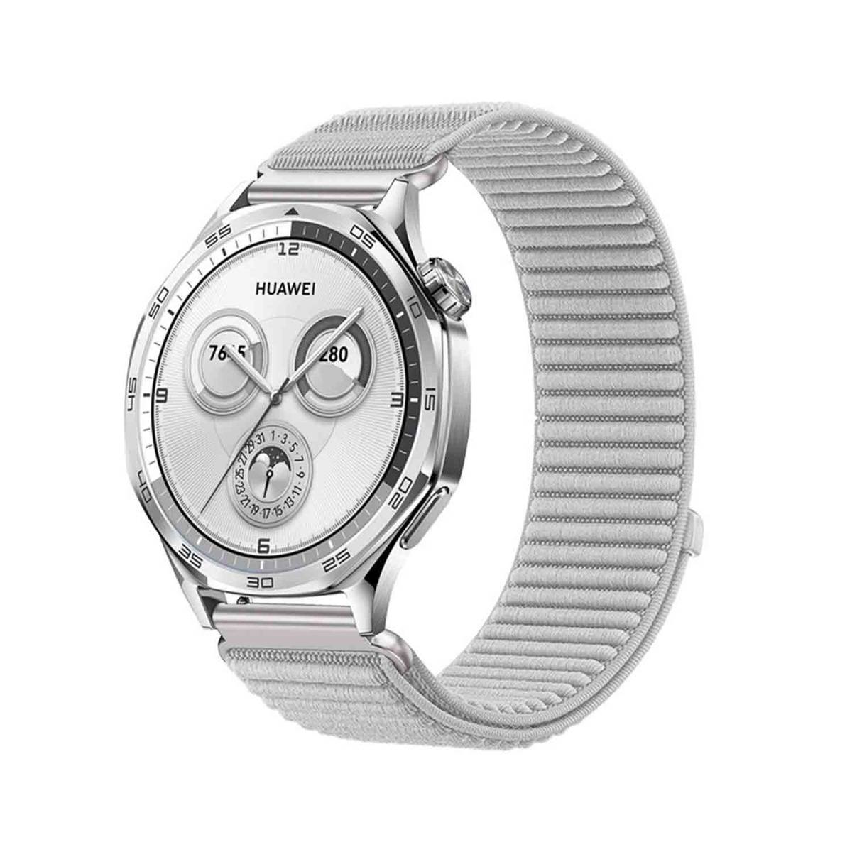 Silberne Huawei-Smartwatch mit rundem Analogzifferblatt und hellgrauem Webarmband auf weißem Hintergrund.