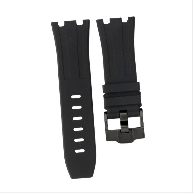 Schwarzes Silikonarmband für Uhren, von vorne und von hinten gezeigt, mit perforierten Verstelllöchern und metallischer Schnallenverschluss auf weißem Hintergrund.