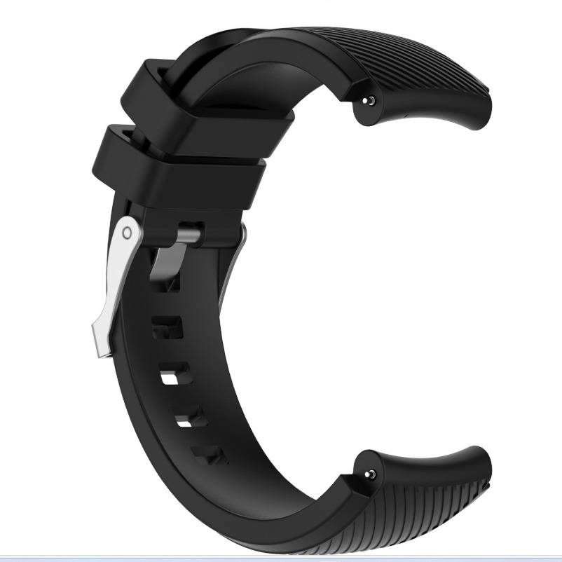 Schwarze Smartwatch-Armband mit einem gekrümmten Gummiarmband und silbernem Schnallenverschluss auf weißem Hintergrund.