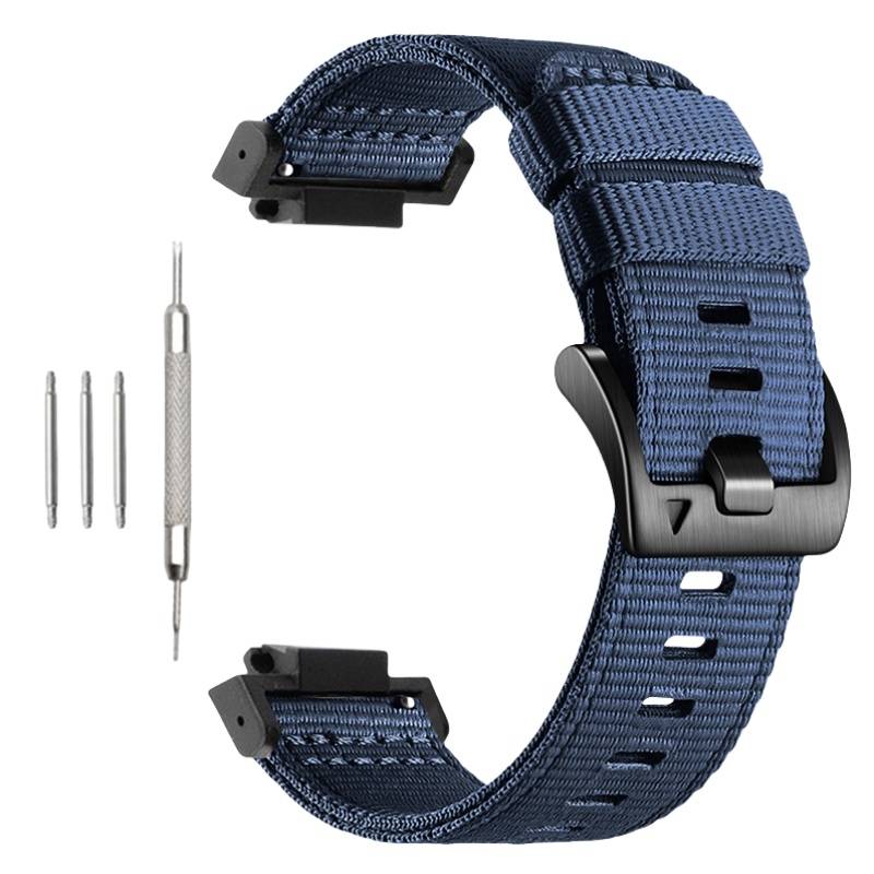 Blaues Nylon-Uhrenarmband mit schwarzer Schließe und Federstegen, gezeigt mit enthaltenem Uhren-Werkzeug und Stiften.