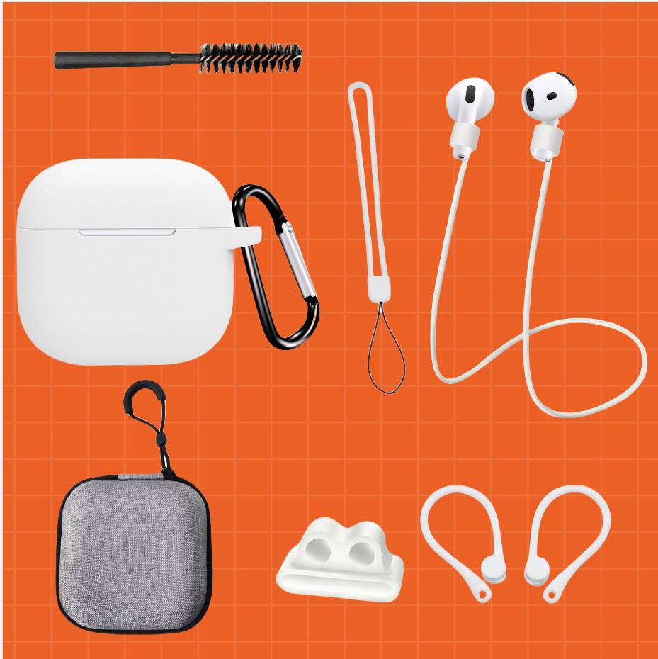 Oranger Hintergrund mit AirPods-Etui mit Karabiner und Reinigungsset: Bürste, Schlaufen-Werkzeug, Ohrhörer-Abdeckungen, graue Tasche und weißer Nackenriemen.