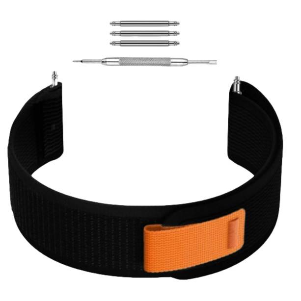 Schwarzes elastisches Handgelenkband mit orangefarbener Verschluss und drei metallenen Ersatzstifte oben, auf weißem Hintergrund gezeigt.