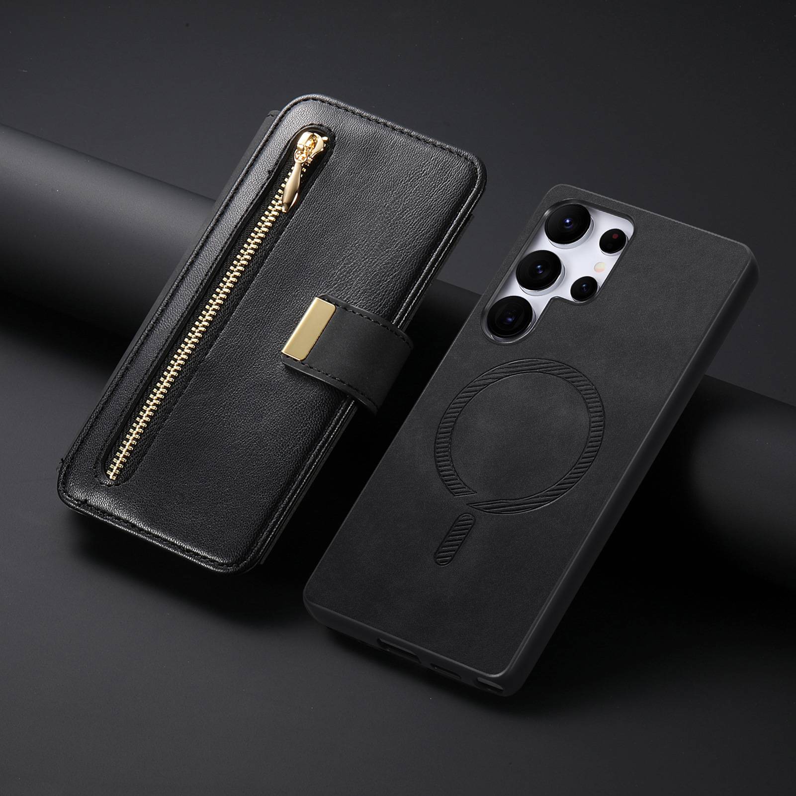 Zwei schwarze Smartphone-Hüllen auf dunklem Hintergrund: eine ist eine Geldbörsen-Hülle mit goldenem Reißverschluss und Riemen, die andere hat eine kreisförmige MagSafe-ähnliche Ringaussparung.