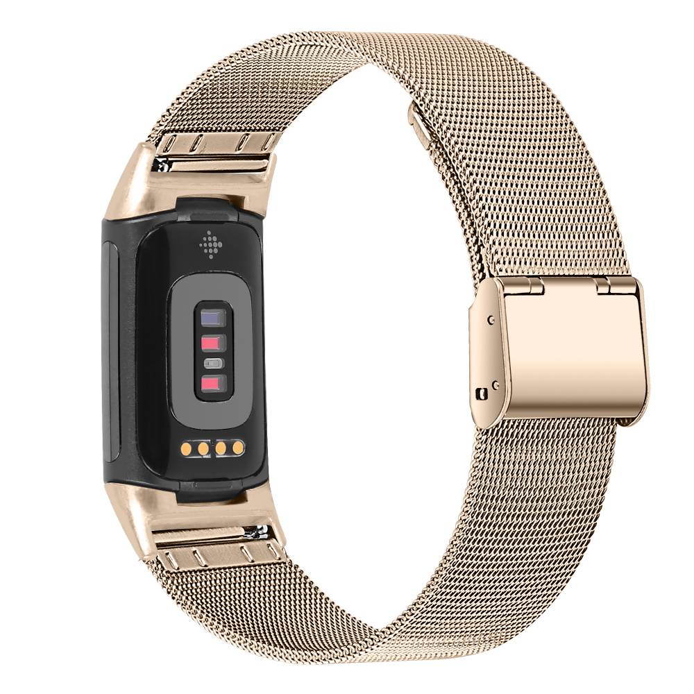 Ein goldenes Mesh-Smartwatch-Armband mit schwarzem Fitness-Tracker-Modul und Verschluss, isoliert auf weißem Hintergrund dargestellt.