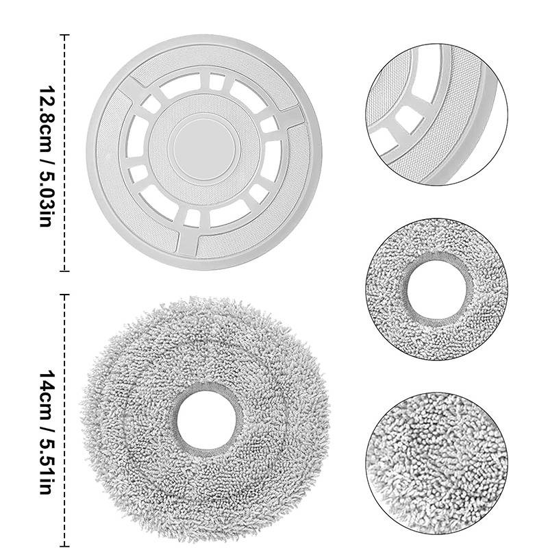 Produktvergleich mit zwei runden Wischpads: ein 12,8 cm großes graues Mikrofaser-Pad und ein 14 cm großes flauschiges weißes Pad, mit vergrößerten Texturdetails.