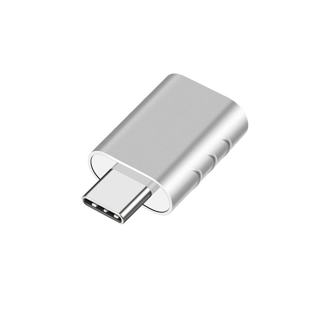 Silberner USB-C-Adapter-Dongle auf weißem Hintergrund, im Winkel dargestellt mit männlichem USB-C-Stecker und abgerundeter metallischer Umhüllung.