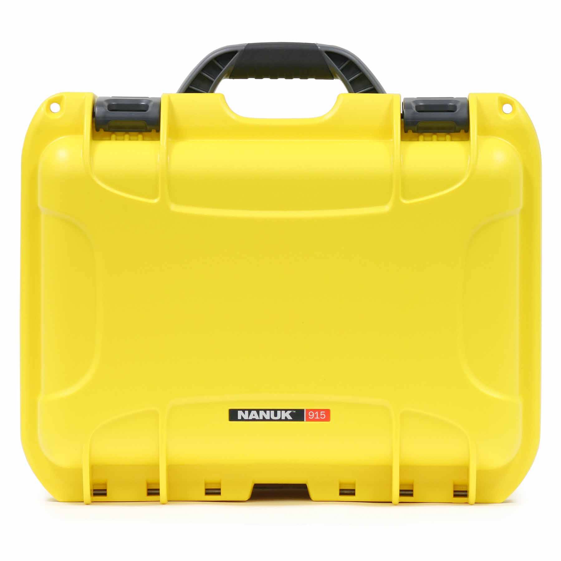 Gelber Hartschalenkoffer mit schwarzem Griff und „NANUK 915