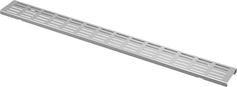 Lange Metallenentwässerungsrinne mit schmalen Schlitzen, diagonal auf dunklem Hintergrund dargestellt.