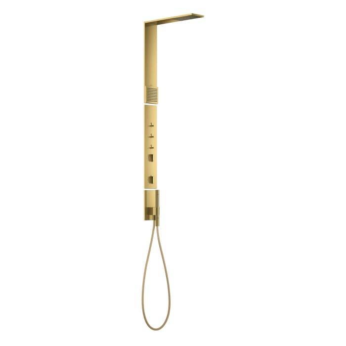 Goldfarbiges minimalistisches an der Wand montiertes Duschpaneel mit Überkopfbrausekopf und hängender Schlauchleitung, dargestellt vor einem schlichten weißen Hintergrund.