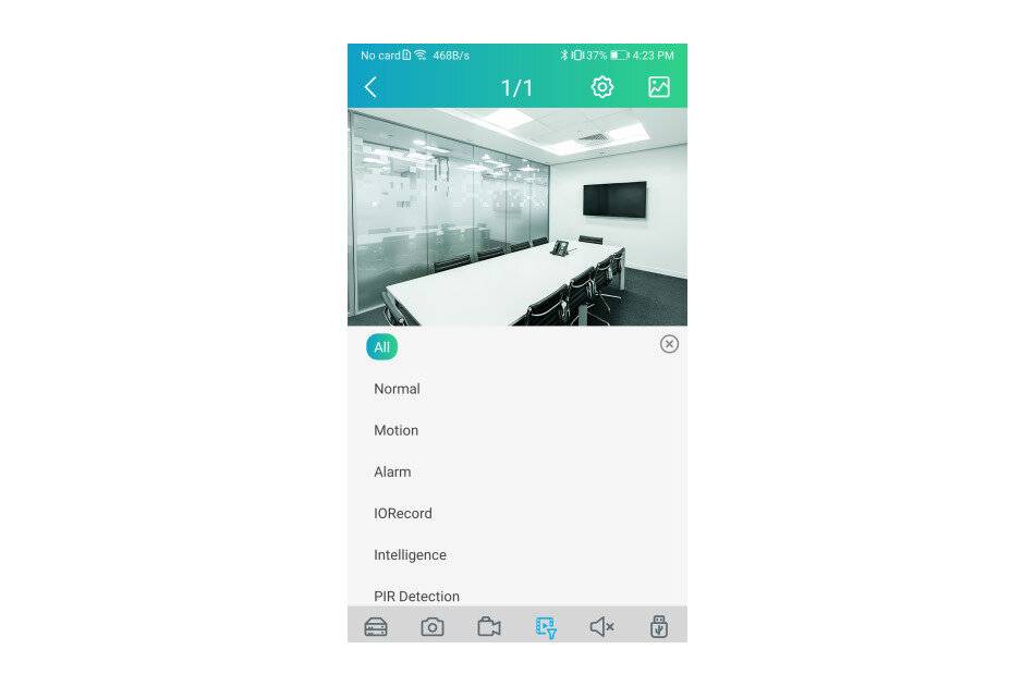 Mobile-Sicherheitskamera-App zeigt einen Konferenzraum-Feed mit einem Menü von Modi: Normal, Motion, Alarm, IORecord, Intelligence und PIR-Detektion.