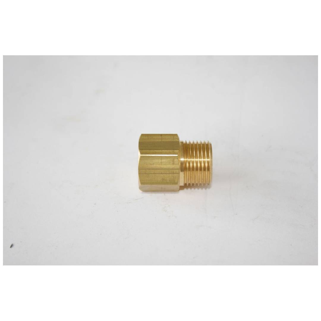 Messingrohrfitting-Adapter mit Gewinde auf weißem Hintergrund, in Seitenansicht dargestellt.