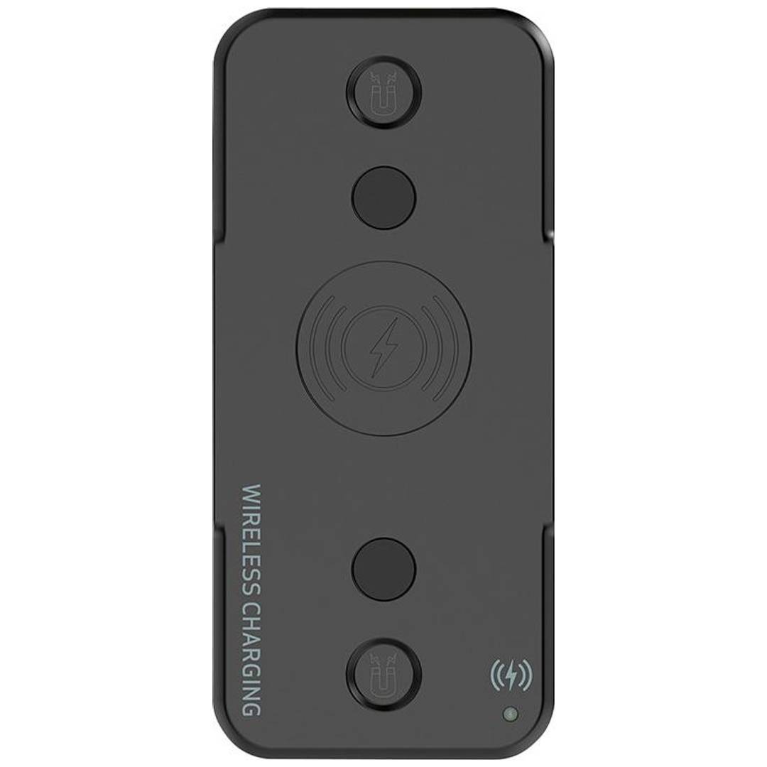 Schwarzes rechteckiges kabelloses Ladegerät mit vier magnetisch aussehenden Kontaktpunkten, einem zentralen Ladesymbol und der Aufschrift „WIRELESS CHARGING