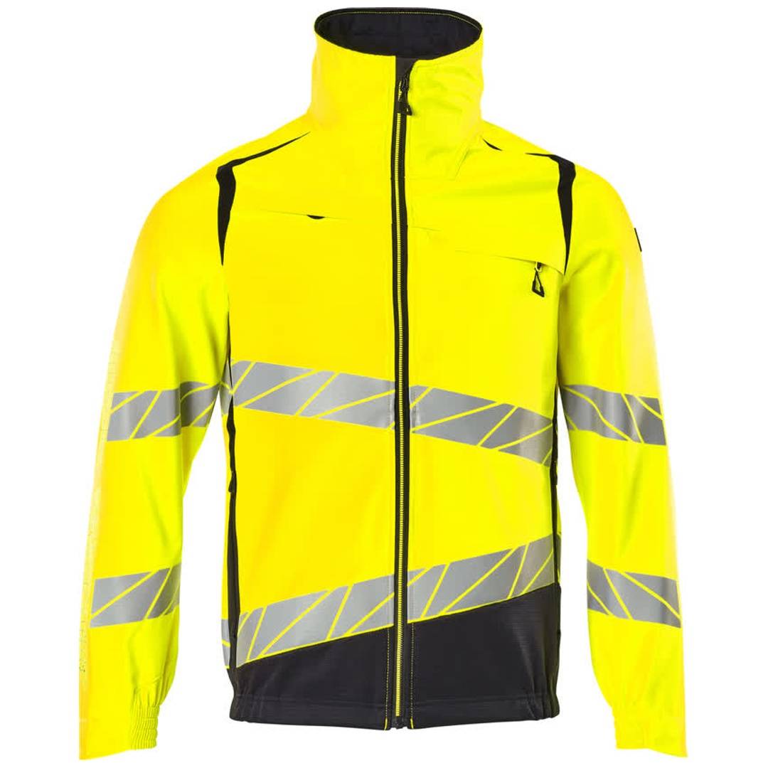 Hochsichtbare gelbe Reißverschlussjacke mit grauen Reflexionsstreifen und schwarzer Blende, Vorderansicht auf neutralem Hintergrund gezeigt.
