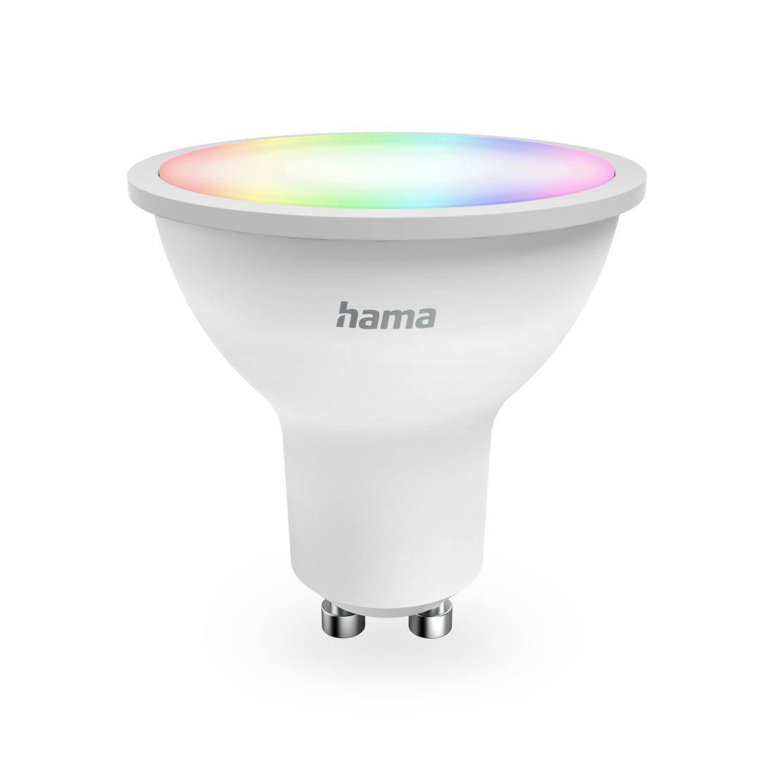 Weiße Hama intelligente LED-Spotlightlampe mit mehrfarbigem Lichtring und zweipoliger GU10-Fassung auf neutralem Hintergrund.