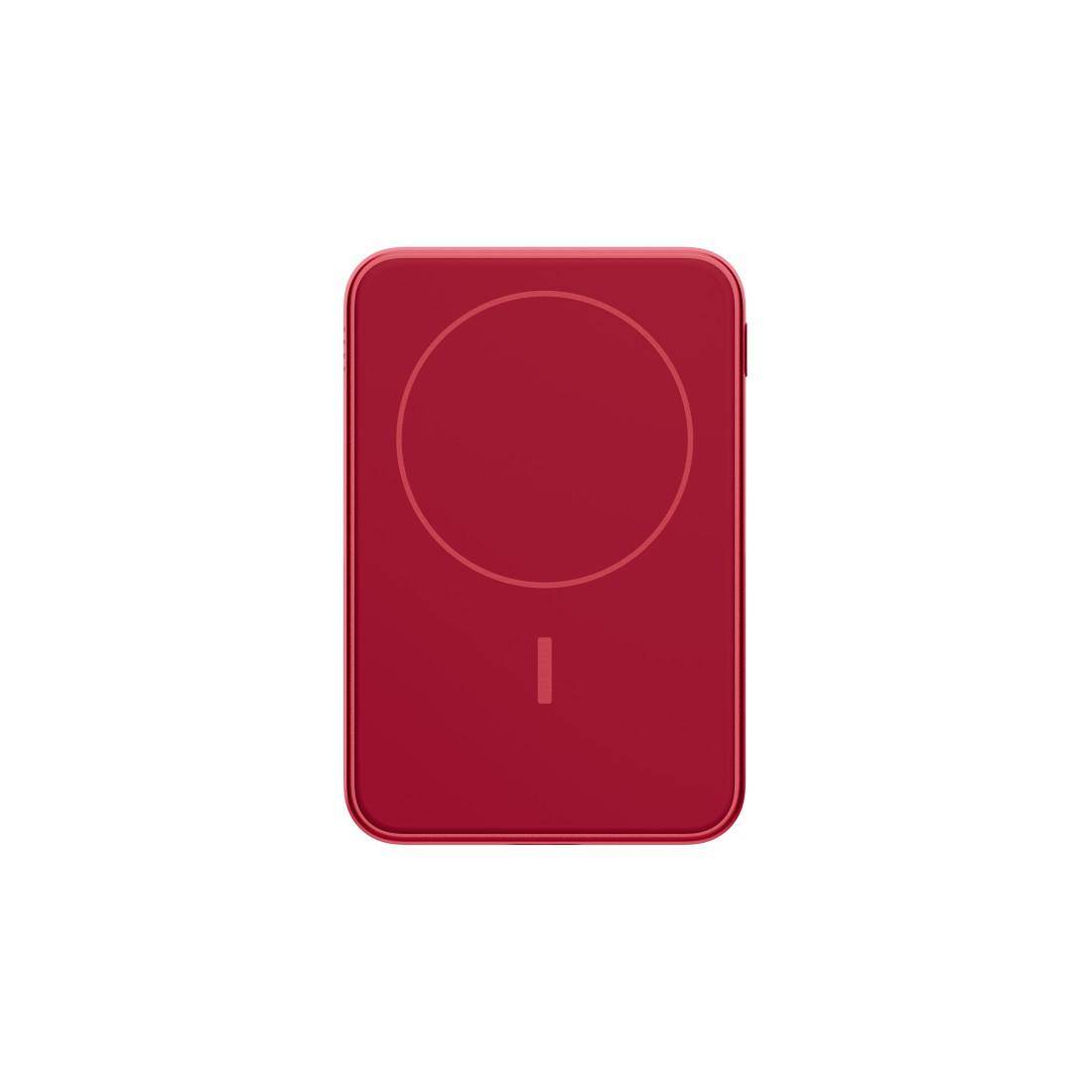 Rotes rechteckiges kabelloses Ladegerät oder Powerbank mit einem schwach sichtbaren kreisförmigen Ladebereich und einer kleinen Anzeigelampe auf weißem Hintergrund.