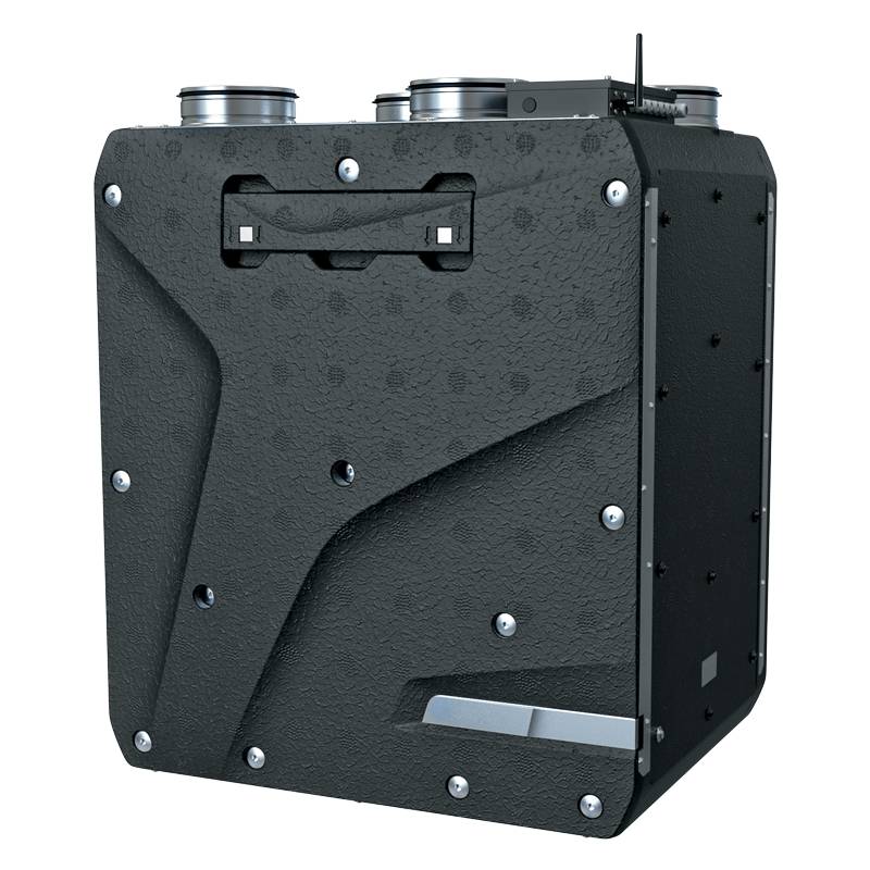 Schwarzes strukturiertes rechteckiges elektronisches Gerät oder Kameragehäuse mit Tragegriff, Metallfastenelementen und seitlich angebrachtem Bedienfeld vor schwarzem Hintergrund.