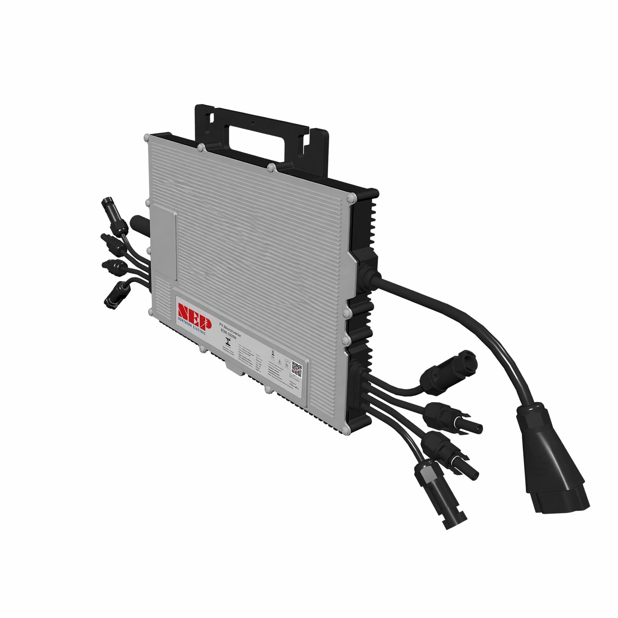 Silbernes rechteckiges elektronisches Modul mit Kühlrippen und mehreren angebrachten Kabeln/Steckverbindern, dargestellt auf weißem Hintergrund.