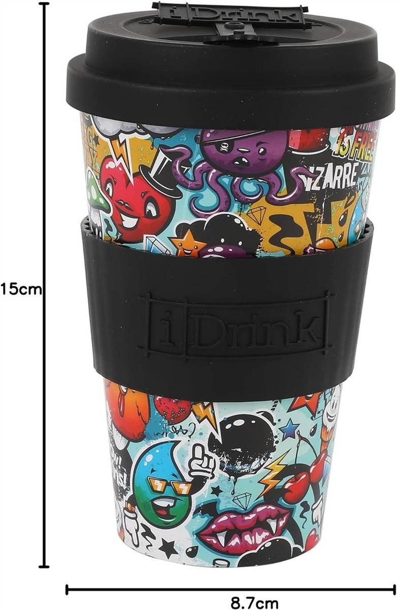 Bunte illustrierte wiederverwendbare Takeaway-Tasse mit schwarzem Deckel und Ärmel, gezeigt mit Größenmarkierungen: 15 cm hoch und 8,7 cm breit.