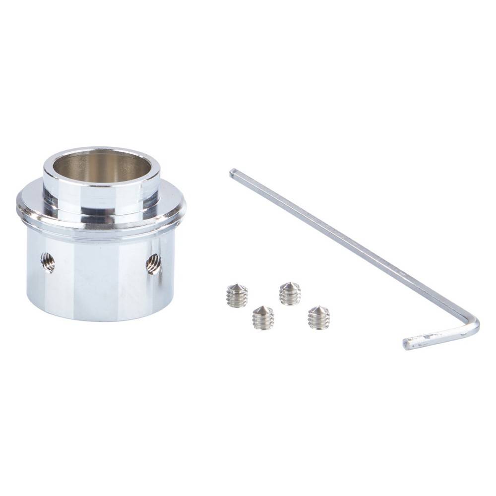 Kit aus verchromtem Metallfitting mit zylindrischem Adapter, vier Gewindeschrauben und einem L-förmigen Inbusschlüssel auf weißem Hintergrund
