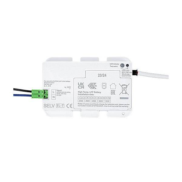 Weiße LED-Treibereinheit/Steuermodul mit Steckverbindern und gedruckten Sicherheitsetiketten, isoliert auf weißem Hintergrund dargestellt.