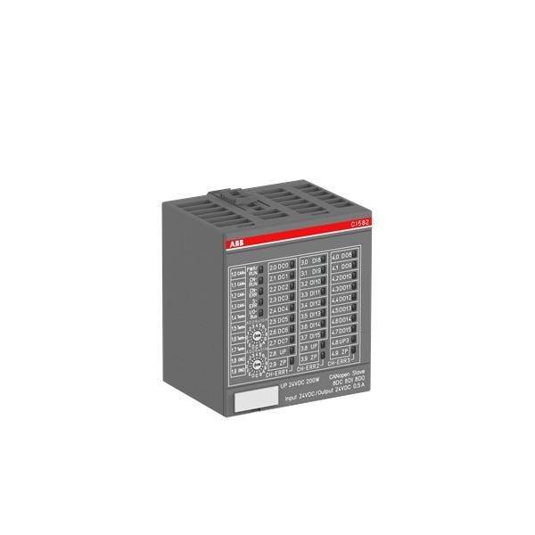 Graues ABB-Industrierelaismodul mit beschrifteten Frontklemmen und Statusanzeigen, isoliert auf weißem Hintergrund dargestellt.