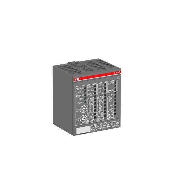 ABB C1500 Industriesteuermodul, ein grauformatiges rechteckiges Gerät mit vorderen Statusetiketten und Anzeigelichtern auf weißem Hintergrund.