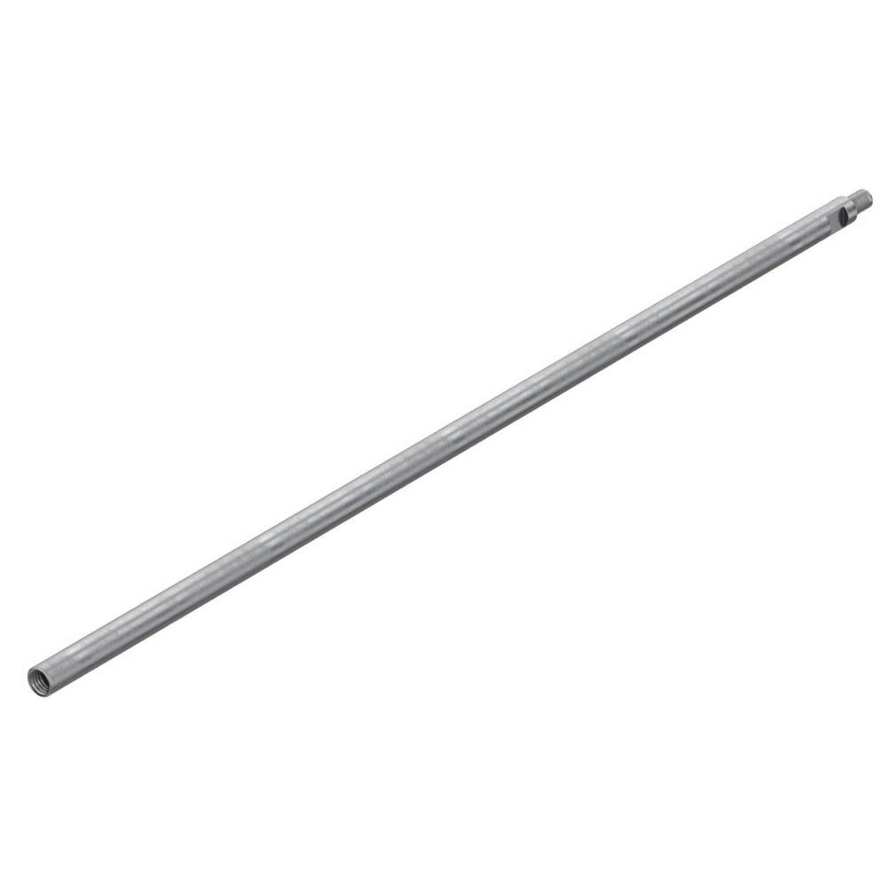 Ein langer silberner Metallstab oder eine silberne Metallröhre, diagonal auf einem einfachen weißen Hintergrund dargestellt.