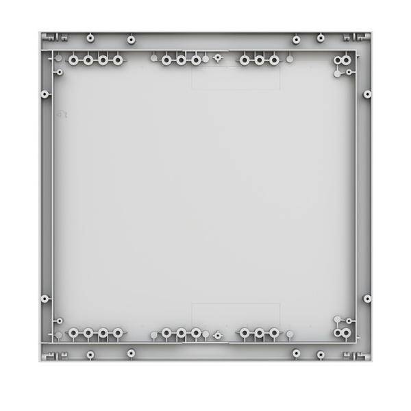 Graue quadratische elektronische Geräterückseite oder Montagrahmen mit vielen Schraubenlöchern rund um die Kante auf weißem Hintergrund.