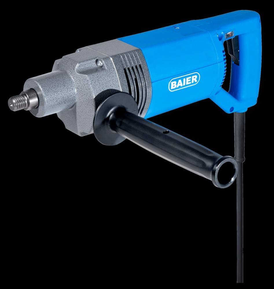 Blaue und graue elektrische Bohrmaschine mit Seitengri­ff und Aufsatz, beschriftet mit „BAIER