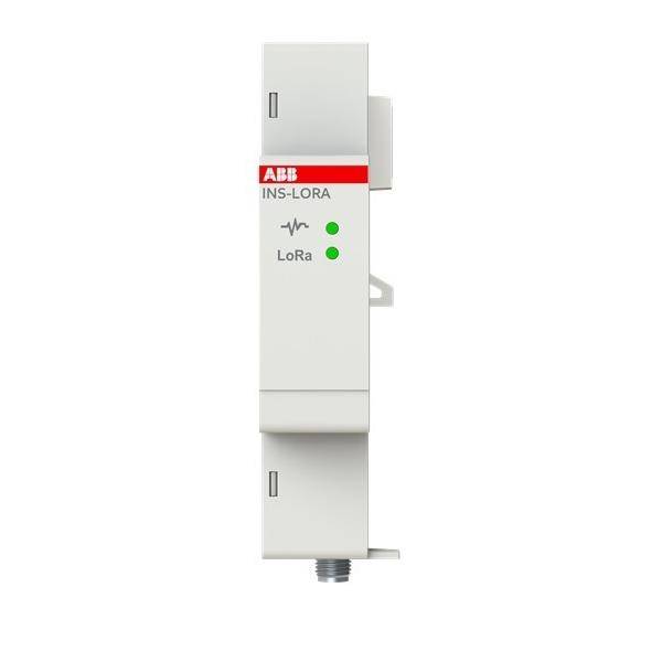 ABB INS-LORA LoRa-Modul von vorne gezeigt, mit zwei grünen Status-LEDs und kompaktem weißem DIN-Schienen-Gehäuse.