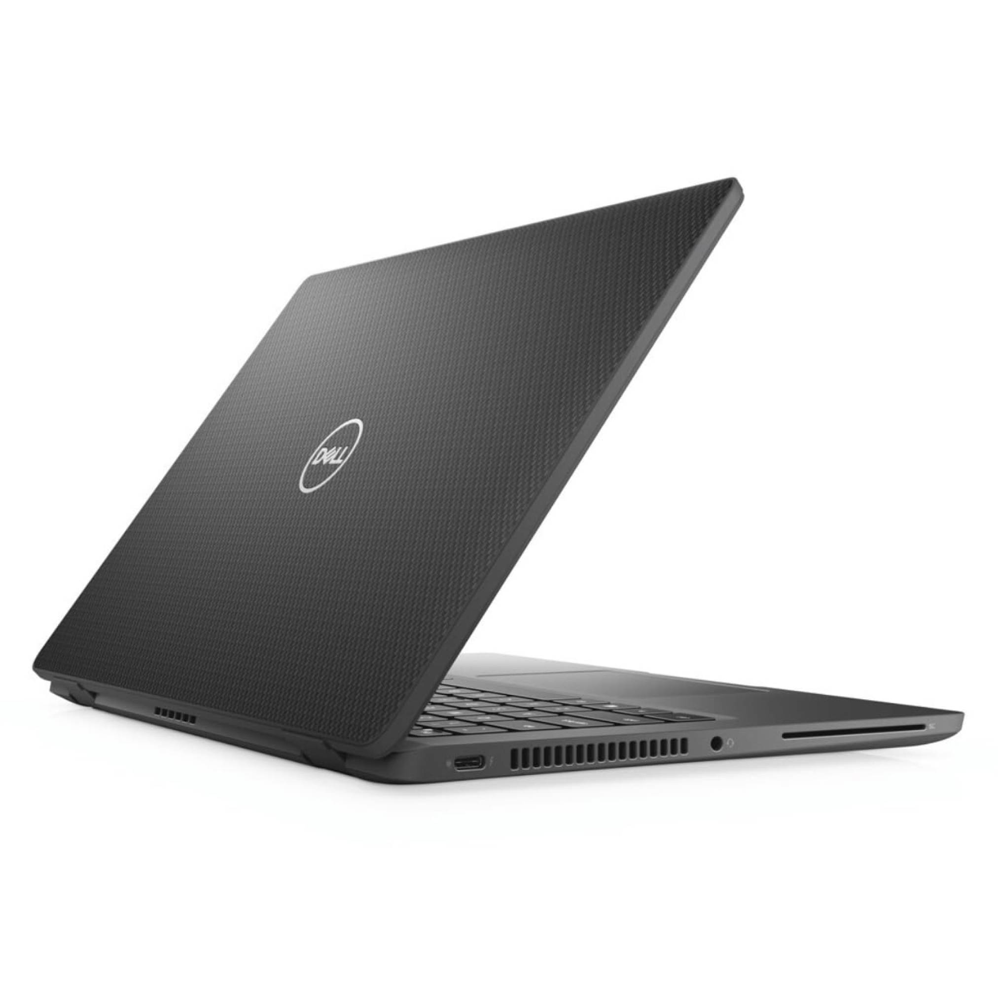 Ein geöffnetes Dell-Laptop, das teilweise geschlossen in einem Winkel auf weißem Hintergrund angezeigt wird und die strukturierte schwarze Abdeckung und die Tastatureinheit hervorhebt.