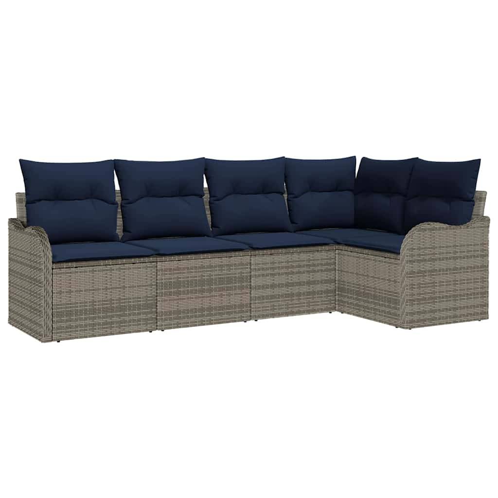 L-förmiges Outdoor-Ecksofa mit gewebtem beigefarbenem Rahmen und dunkelnavyblauen Kissen auf weißem Hintergrund.