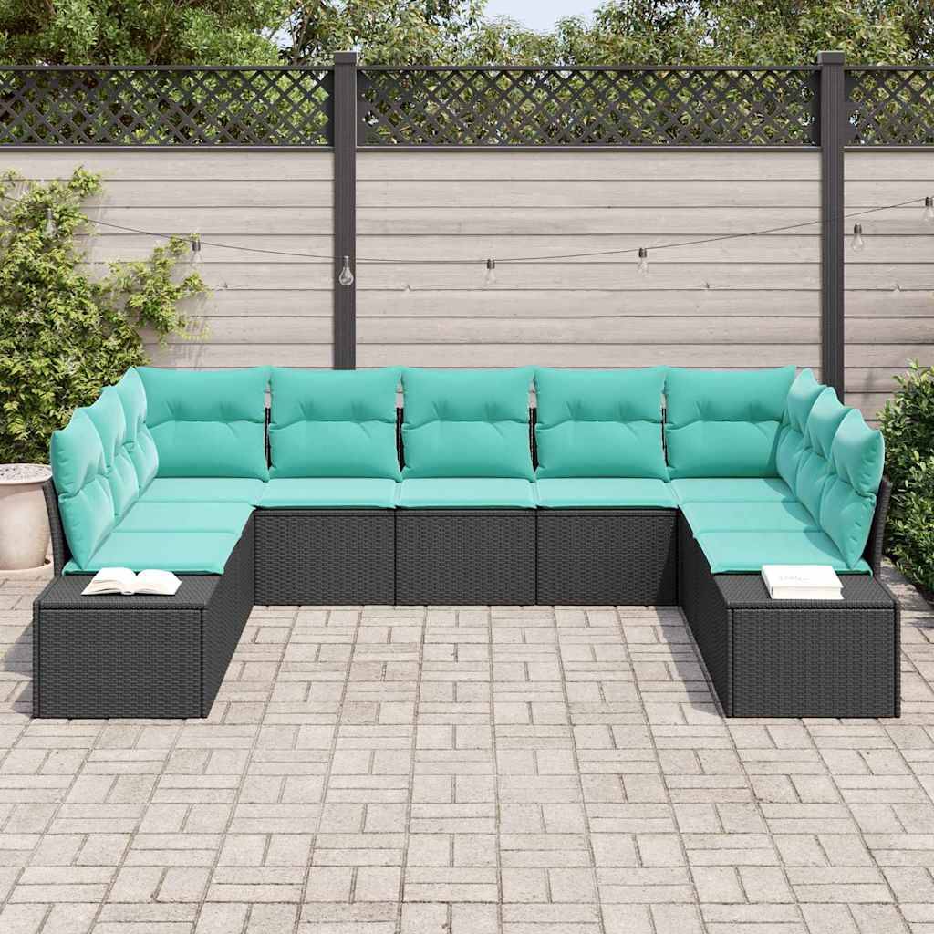 Outdoor L-förmiges Terrassensektionalsofa mit türkisen Kissen und schwarzem Korbgeflecht-Rahmen, das um einen quadratischen Tisch auf einer gepflasterten Terrasse angeordnet ist.